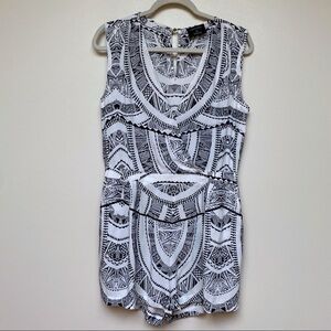 Barneys Twelth Street by Cynthia Vincent Romper Size Medium